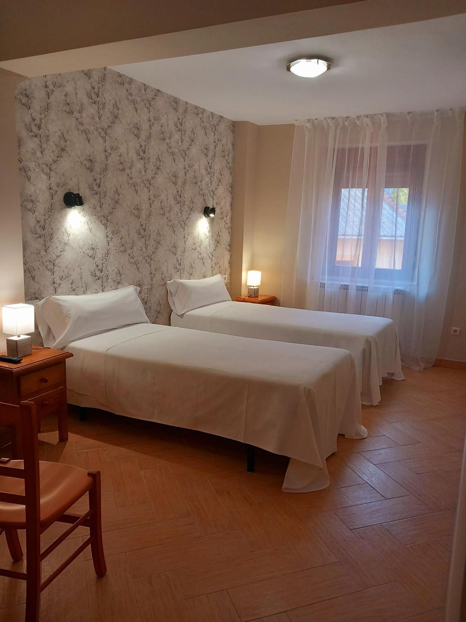 Hotel Rural Orquidea Velilla del Rio Carrion エクステリア 写真