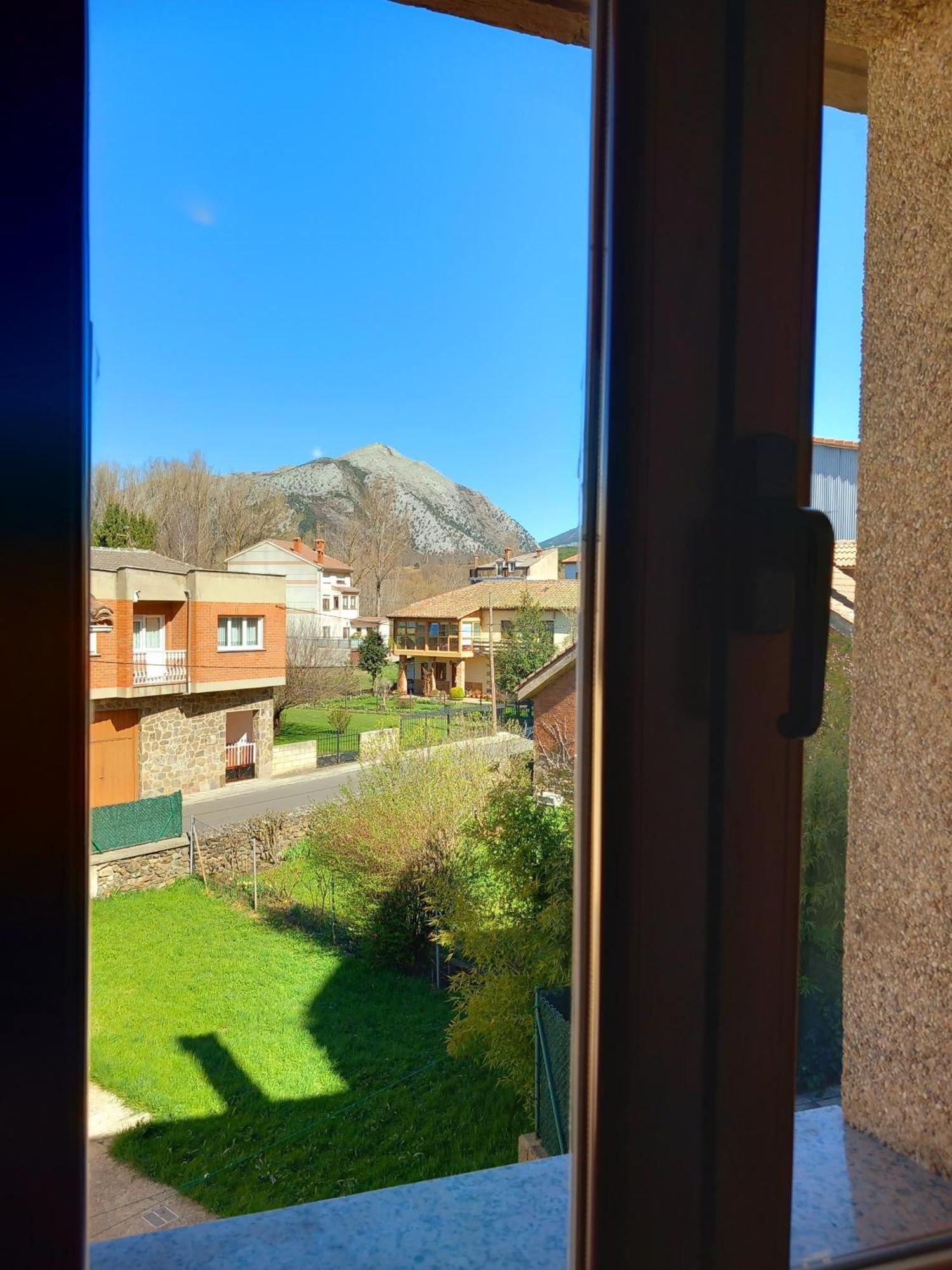 Hotel Rural Orquidea Velilla del Rio Carrion エクステリア 写真