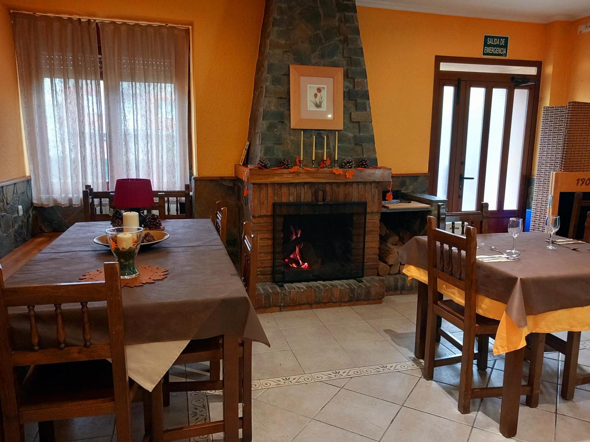 Hotel Rural Orquidea Velilla del Rio Carrion エクステリア 写真